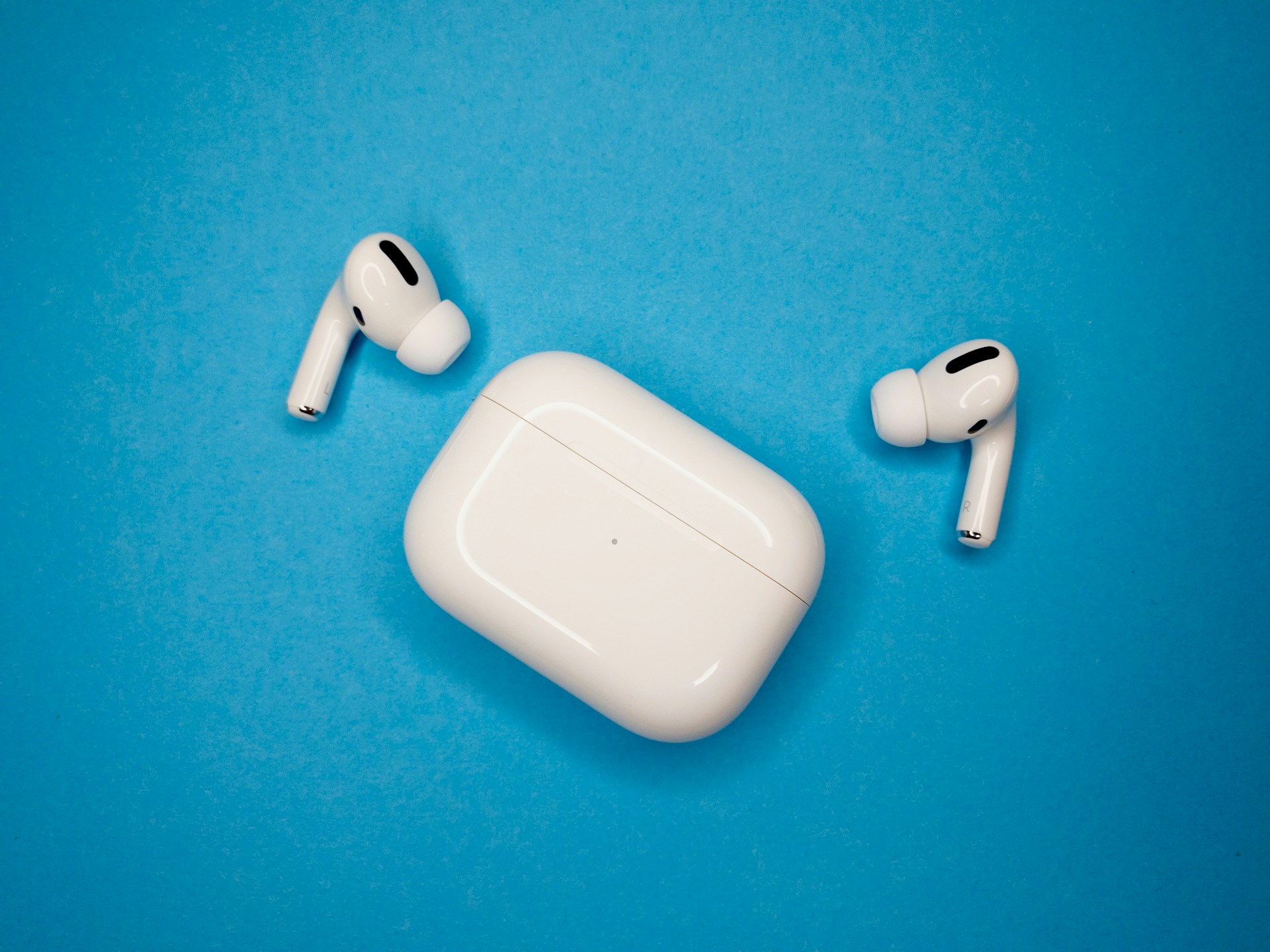 AirPods hearing aid mode
