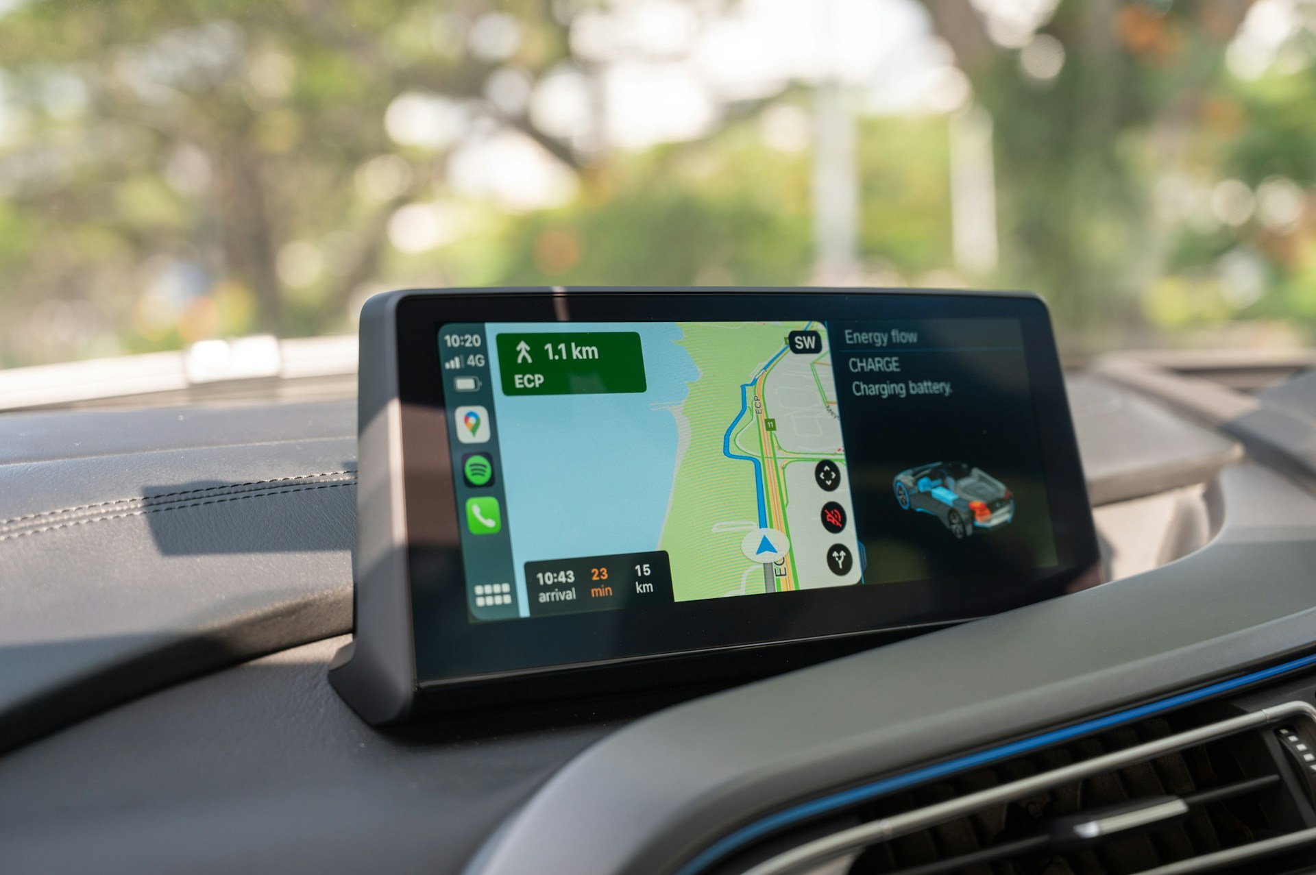 GM Shifts Gear: Replacing Apple CarPlay